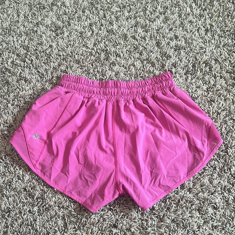 lululemon athletica Pink hotty hot 2.5 inch Shorts - Picture 2 of 7